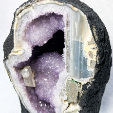 Load image into Gallery viewer, Amethsyt Cave (1.95kg)