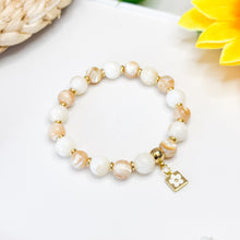 Load image into Gallery viewer, Vanilla Milk (Cream Trochus, White Trochus) Crystal Bracelet