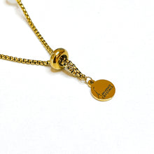 Load image into Gallery viewer, Princess Odette (Rose Quartz, White Jade, Freshwater Pearl, Gold Clover Charm) Chain Crystal Bracelet