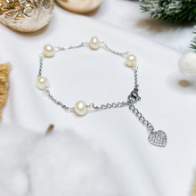 Load image into Gallery viewer, Pearl (Stainless Steel Chain Bracelet)