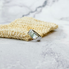 Load image into Gallery viewer, Freshwater Pearl Sterling Silver Ring