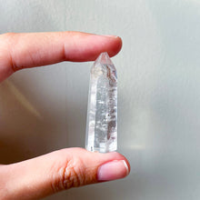 Load image into Gallery viewer, Clear Quartz Tower