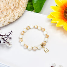 Load image into Gallery viewer, Vanilla Milk (Cream Trochus, White Trochus) Crystal Bracelet
