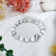 Load image into Gallery viewer, Howlite (w/ S925 Stormtrooper) Crystal Bracelet
